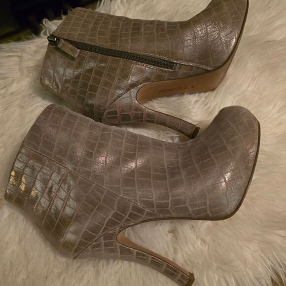 ROSE GOLD PLATFORM BOOTIES - Picture 3 of 9
